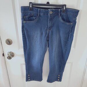 Dana Buchman - Slimming Capri Jeans - Size 16 - Blue Denim